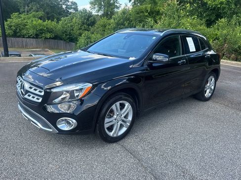 Used 2018 Mercedes-Benz GLA 250 4MATIC w/ Premium Package image 3