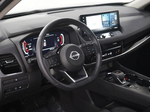 Used 2024 Nissan Rogue SL image 24