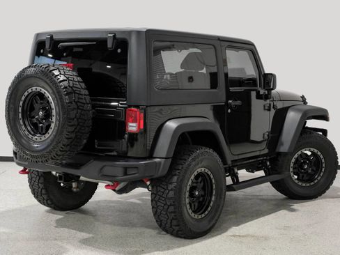 Used 2016 Jeep Wrangler Rubicon AWD/4WD image 8