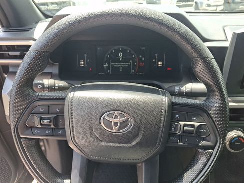Used 2025 Toyota Tacoma SR5 AWD/4WD image 21
