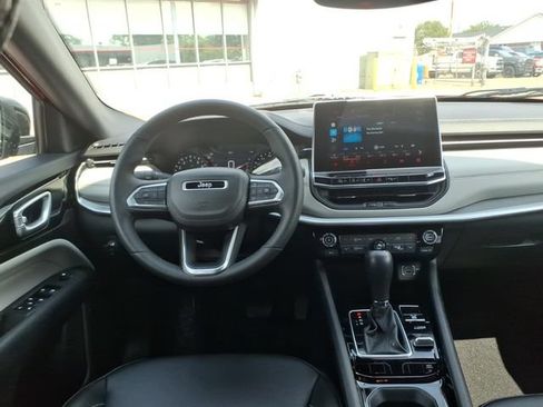 Used 2025 Jeep Compass Limited AWD/4WD image 11