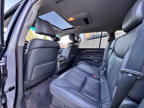 Used 2010 Lexus LX 570 4WD image 23