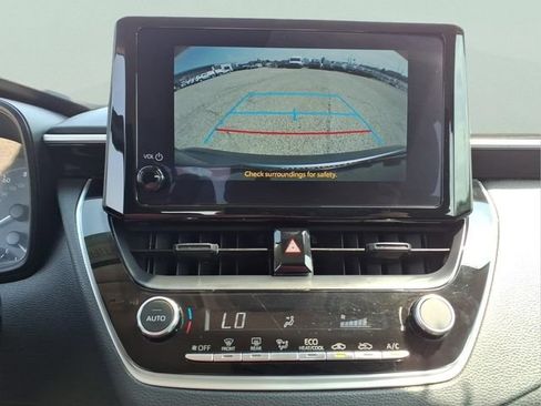 Used 2025 Toyota Corolla LE FWD image 19