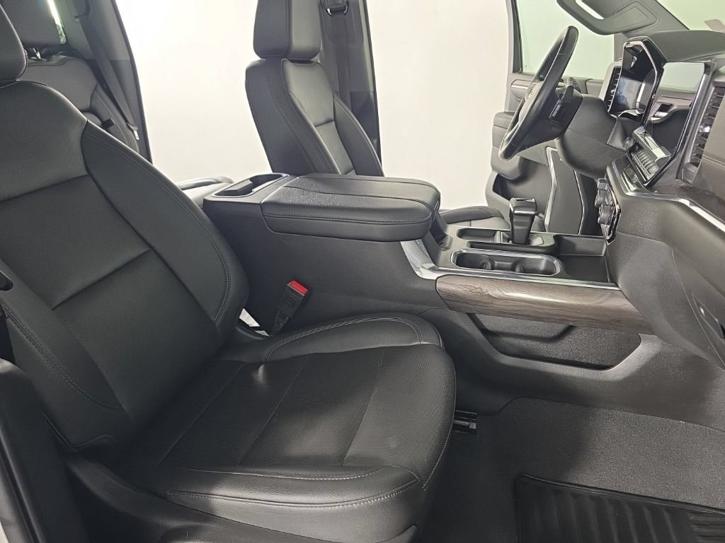 Used 2023 Chevrolet Silverado 1500 LTZ w/ LTZ Convenience Package II AWD/4WD image 36