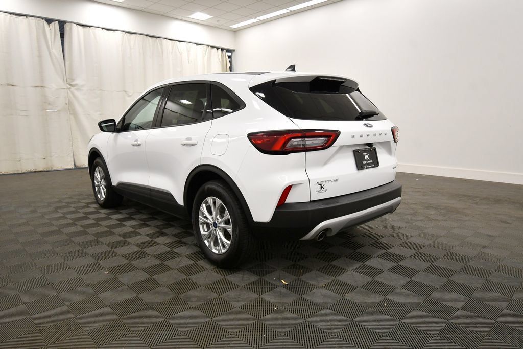 Used 2025 Ford Escape Active AWD/4WD image 5