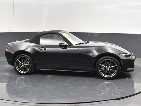 Used 2019 MAZDA MX-5 Miata Grand Touring RWD image 9