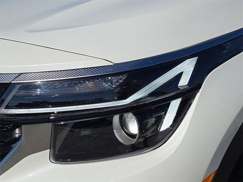 New 2026 Kia Seltos EX image 10