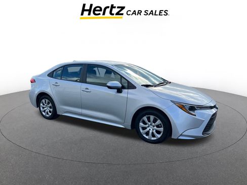 Used 2025 Toyota Corolla LE image 1