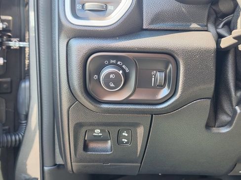 Used 2020 RAM 1500 Big Horn AWD/4WD image 14