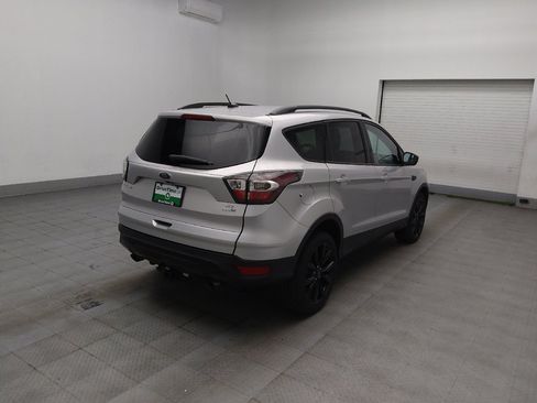 Used 2017 Ford Escape SE w/ SE Sport Appearance Package image 9
