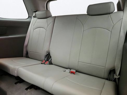 Used 2013 GMC Acadia SLT FWD image 26