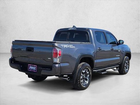 Used 2022 Toyota Tacoma TRD Off-Road w/ Technology Package RWD image 5