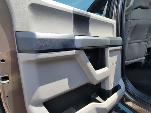 Used 2016 Ford F150 XLT AWD/4WD image 41