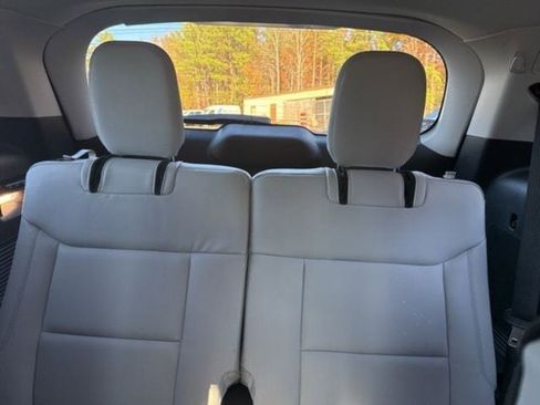 Used 2026 Ford Explorer Platinum w/ LUX Leather Package AWD/4WD image 21