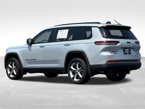 Used 2023 Jeep Grand Cherokee L Limited w/ Black Appearance Package AWD/4WD image 5