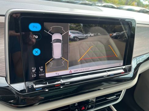 New 2026 Volkswagen Atlas SEL Premium R-Line image 13