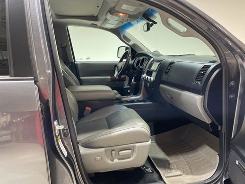 Used 2014 Toyota Sequoia Platinum image 60