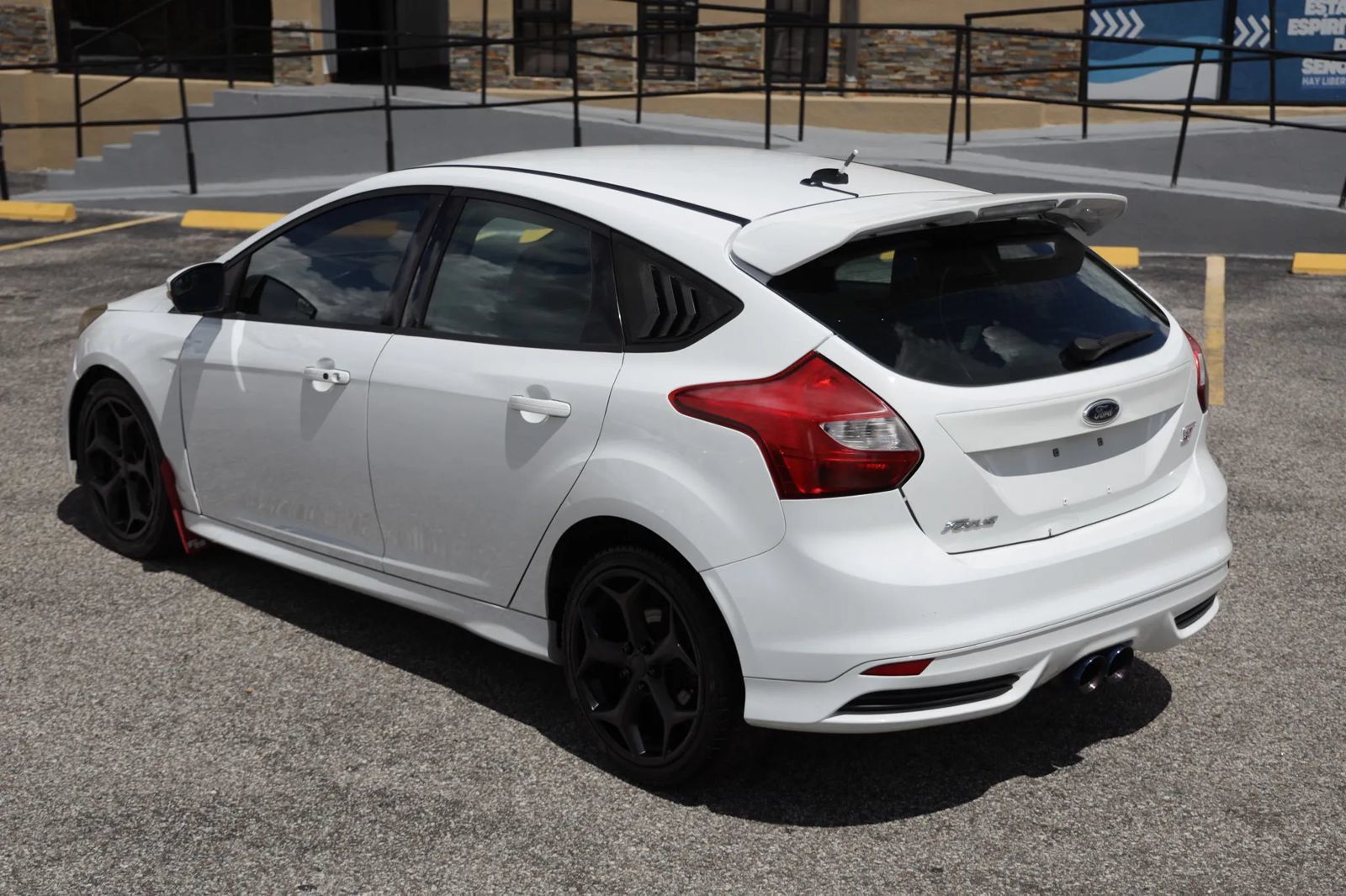 Used 2013 Ford Focus ST FWD image 2