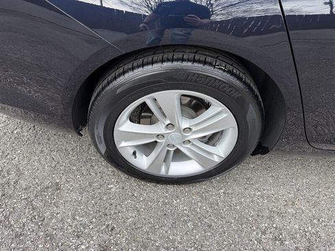 Used 2019 Buick Regal Preferred w/ Sights and Sounds Package image 10