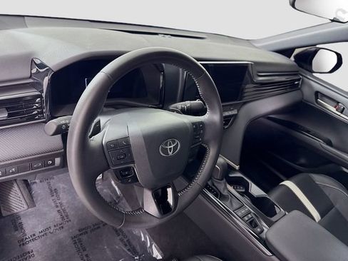 Certified 2025 Toyota Camry SE w/ Convenience Package FWD image 9