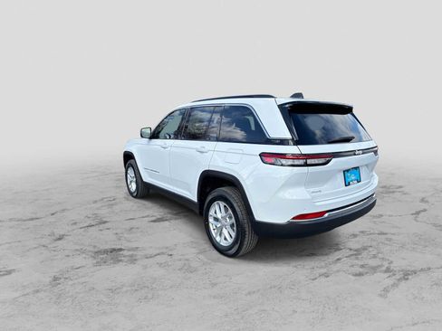 New 2026 Jeep Grand Cherokee Laredo image 6