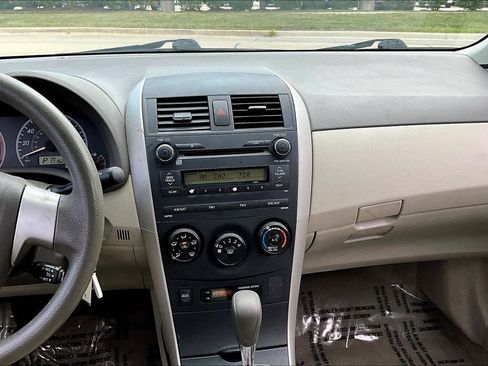 Used 2010 Toyota Corolla LE FWD image 19