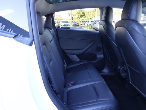 Used 2023 Tesla Model Y Long Range image 38