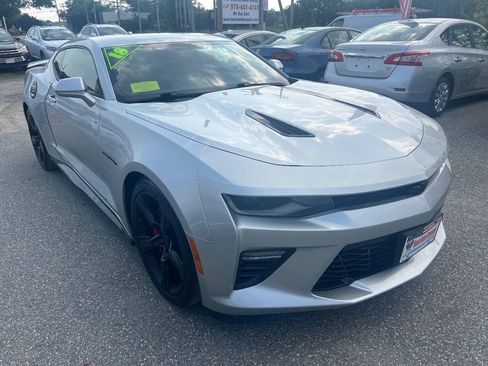 Used 2018 Chevrolet Camaro SS RWD image 5
