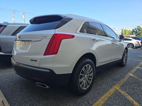 Used 2018 Cadillac XT5 Luxury w/ Driver Awareness Package AWD/4WD image 5
