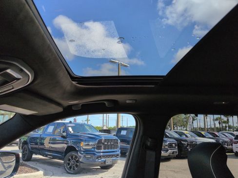 Used 2025 Jeep Grand Cherokee Summit AWD/4WD image 21