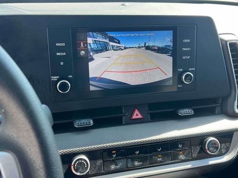 Used 2025 Kia Sportage LX image 22