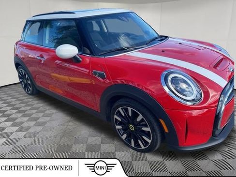 Certified 2024 MINI Cooper SE image 1