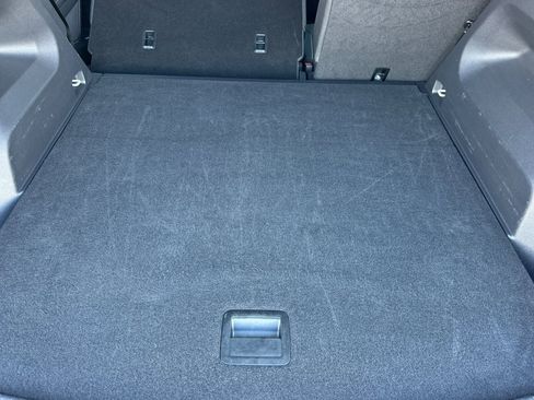 Used 2025 Volkswagen Atlas Cross Sport SE AWD/4WD image 16