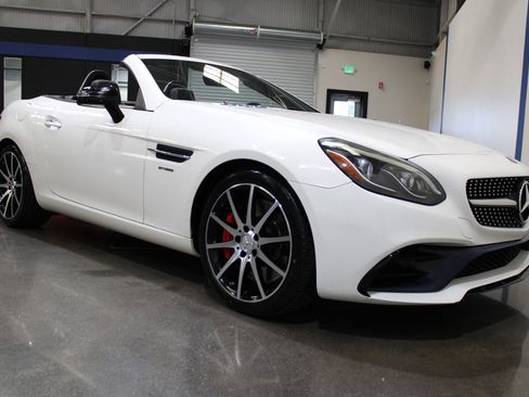 Used 2019 Mercedes-Benz SLC 43 AMG image 38