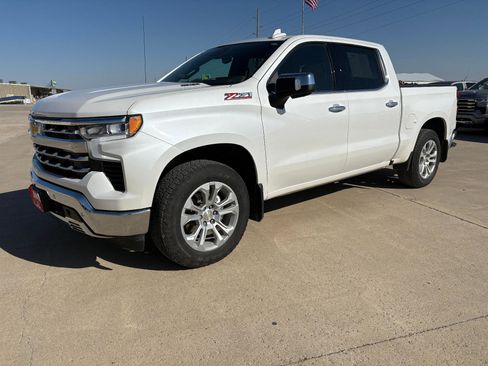 Used 2022 Chevrolet Silverado 1500 LTZ w/ Technology Package image 2