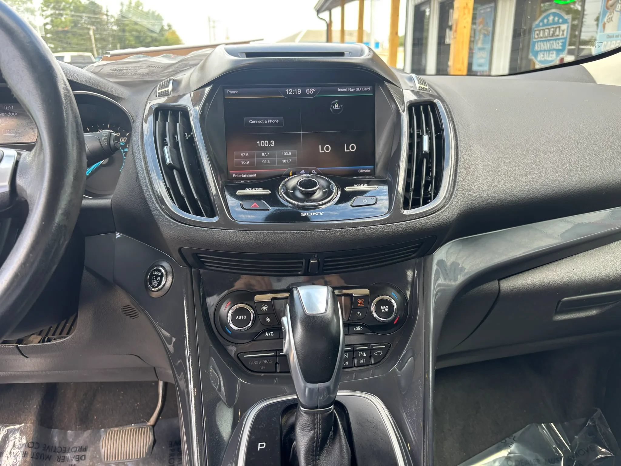 Used 2013 Ford Escape Titanium w/ Parking Technology Pkg FWD image 24