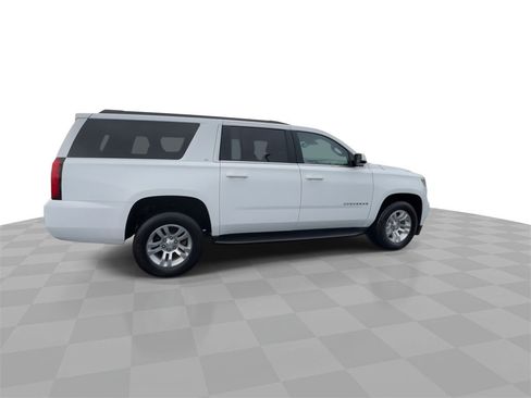 Used 2019 Chevrolet Suburban LT image 8
