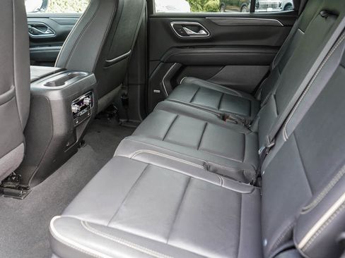 Used 2024 GMC Yukon SLT AWD/4WD image 17