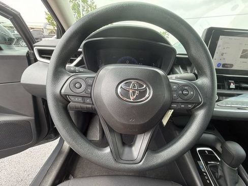 Used 2026 Toyota Corolla LE FWD image 30