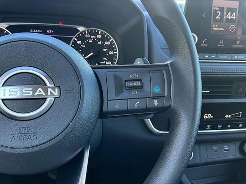 Used 2023 Nissan Rogue SV image 19