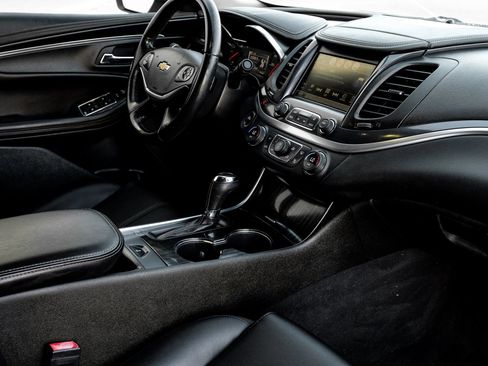 Used 2018 Chevrolet Impala LT image 23