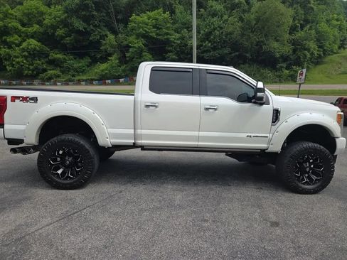 Used 2017 Ford F250 Platinum w/ Platinum Ultimate Package AWD/4WD image 4