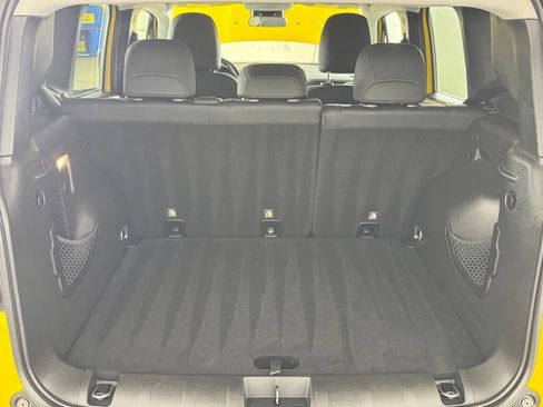Used 2018 Jeep Renegade Latitude w/ Cold Weather Group AWD/4WD image 13
