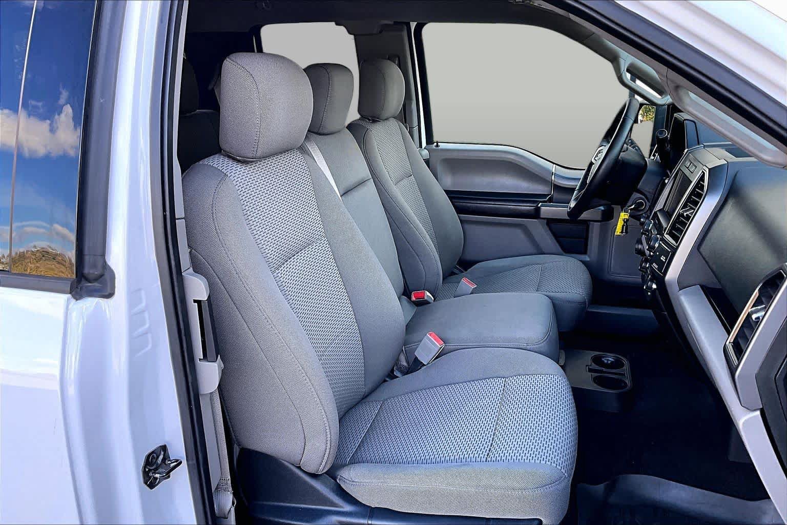 Used 2019 Ford F150 XLT w/ Equipment Group 302A Luxury AWD/4WD image 8