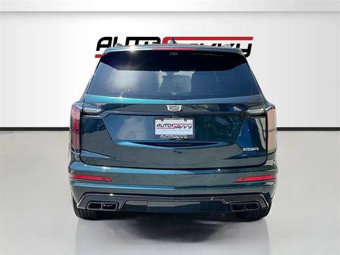 Used 2024 Cadillac XT6 Sport w/ LPO, ONYX Package image 6