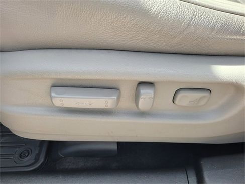 Used 2017 Honda Pilot EX-L image 4