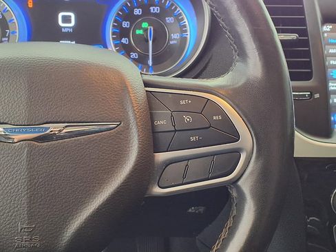 Used 2020 Chrysler 300 Limited AWD/4WD image 13