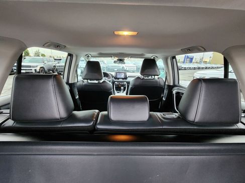 Used 2021 Toyota RAV4 XLE Premium image 27