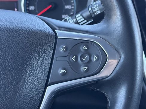 Used 2023 Chevrolet Traverse LT image 16