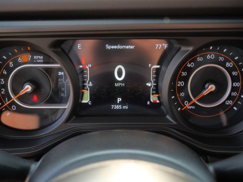 Used 2025 Jeep Wrangler Unlimited Rubicon AWD/4WD image 21